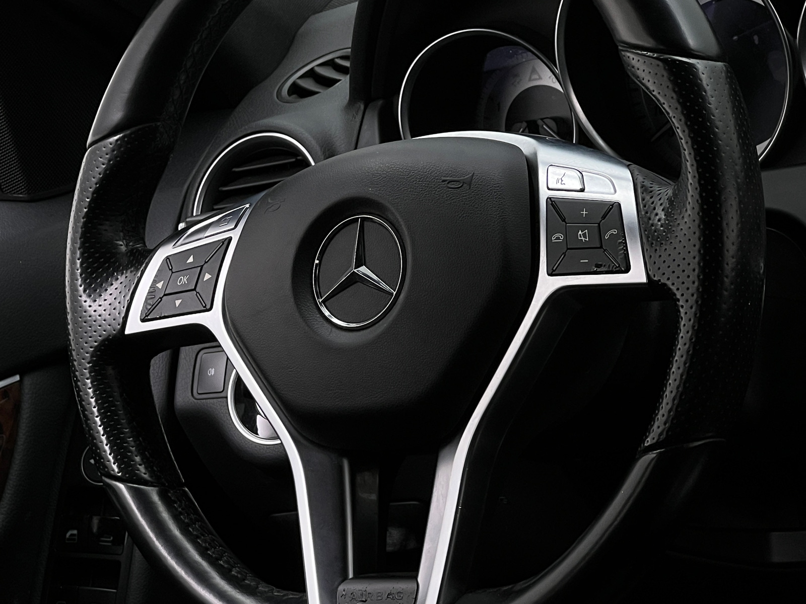 Thumbnail: 2014 Mercedes-Benz C-Class - 4
