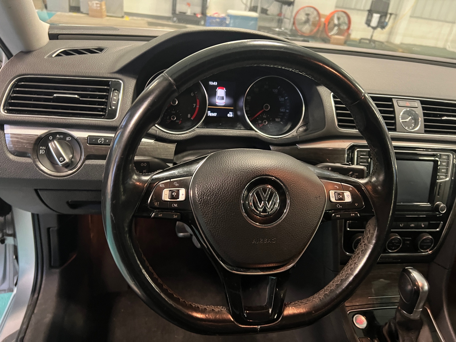 Thumbnail: 2017 Volkswagen Passat - 4