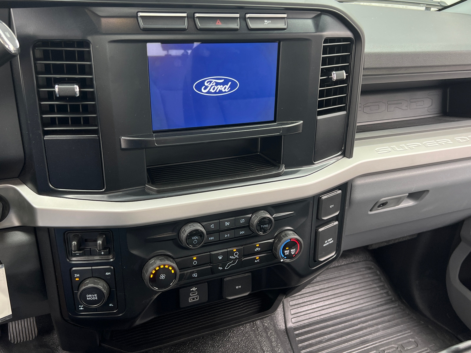 Thumbnail: 2024 Ford Econoline - 4