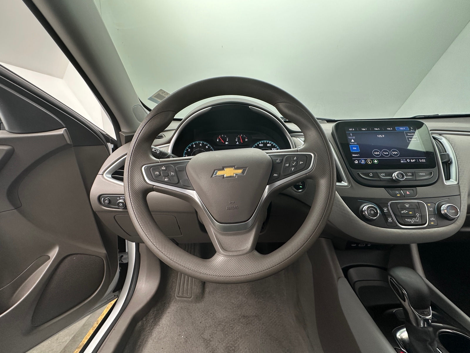 Thumbnail: 2022 Chevrolet Malibu - 5