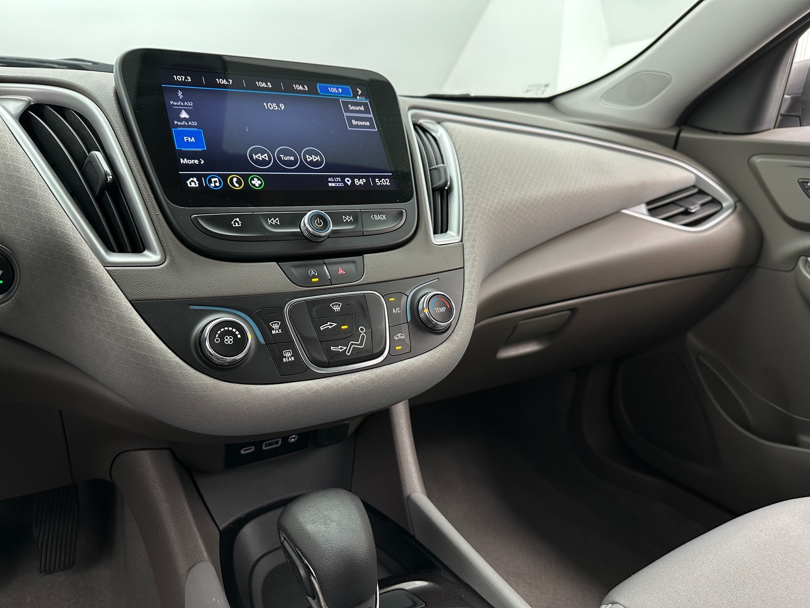 Thumbnail: 2022 Chevrolet Malibu - 4
