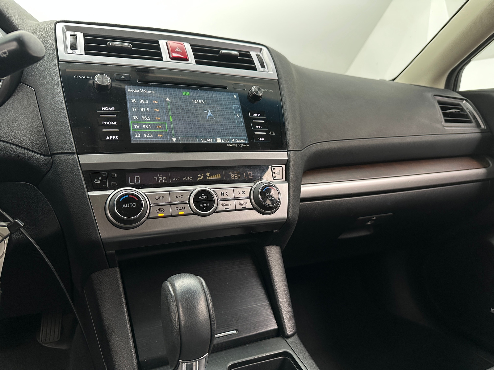 Thumbnail: 2016 Subaru Outback - 3