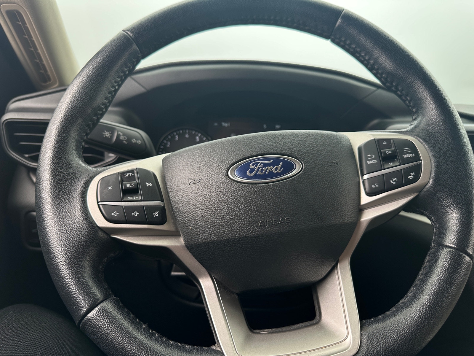 Thumbnail: 2022 Ford Explorer - 5