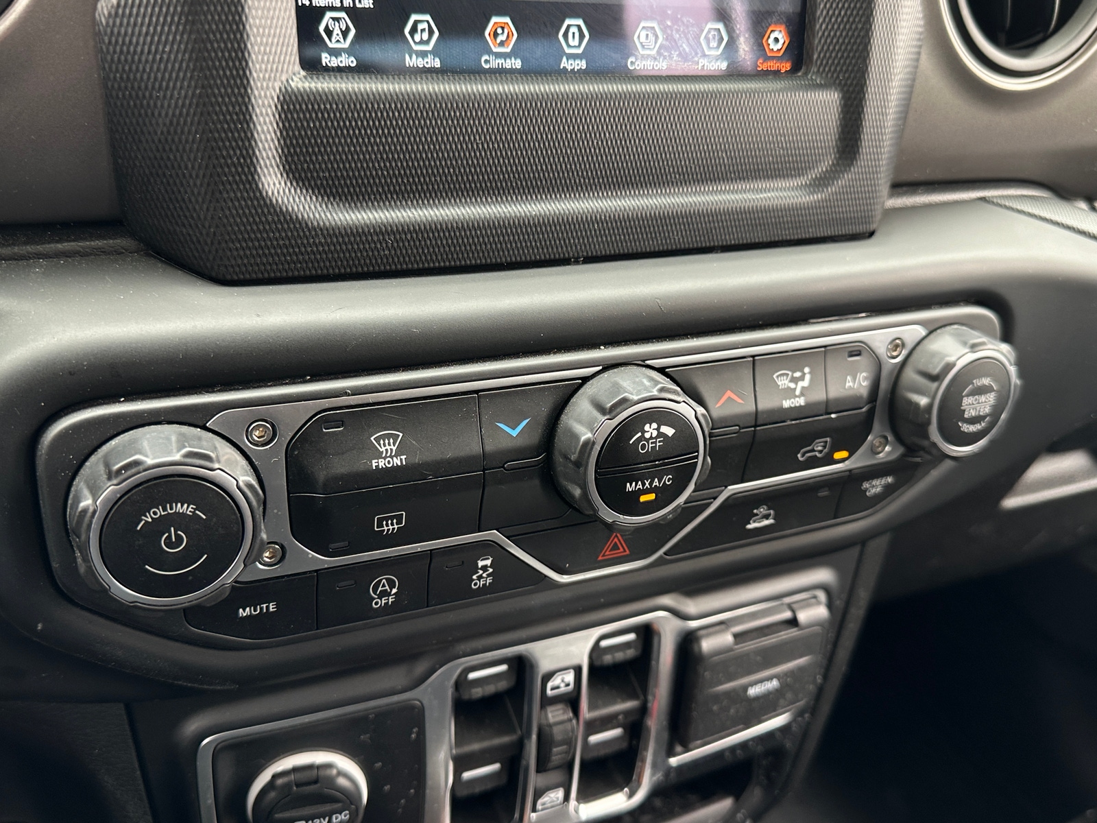 Thumbnail: 2023 Jeep Gladiator - 4