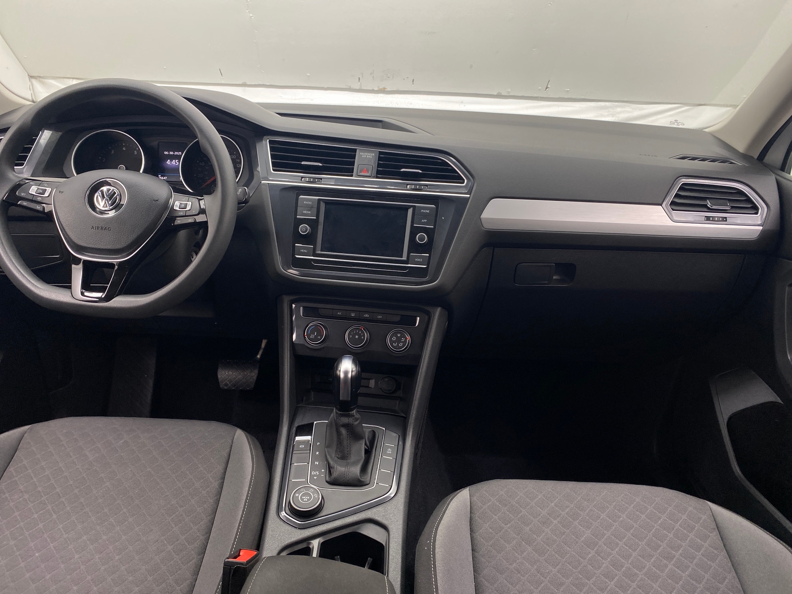 Thumbnail: 2020 Volkswagen Tiguan - 3