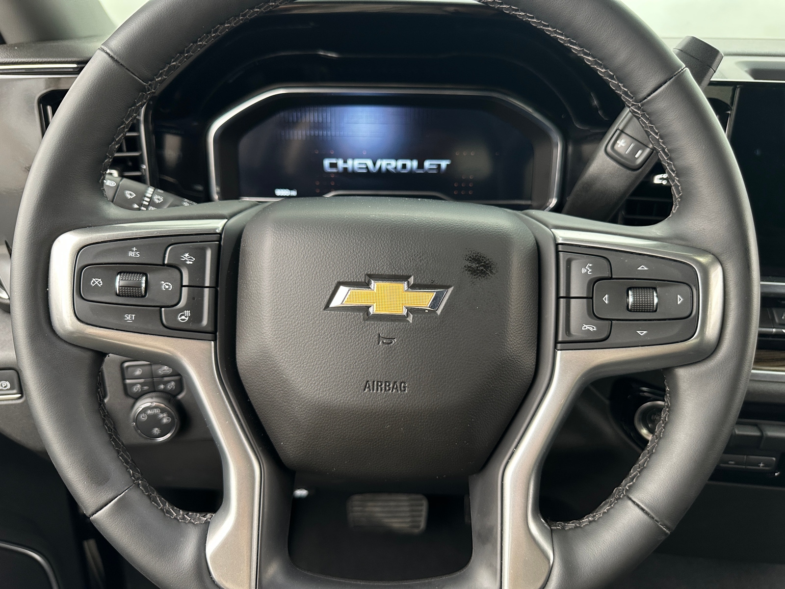 Thumbnail: 2025 Chevrolet Silverado 1500 - 5
