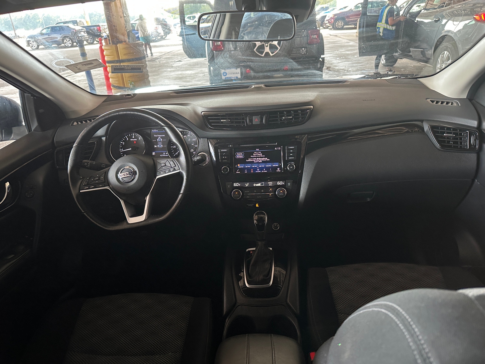 Thumbnail: 2022 Nissan Rogue Sport - 3