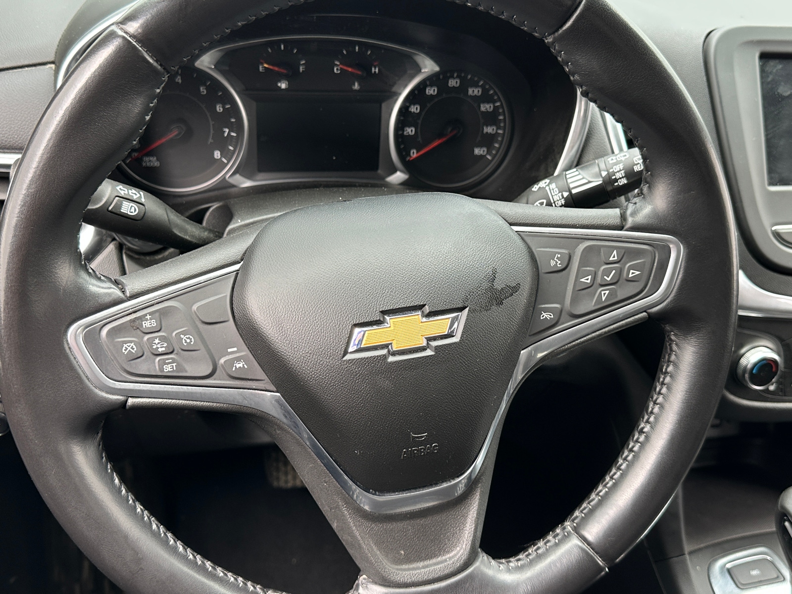Thumbnail: 2022 Chevrolet Equinox - 5