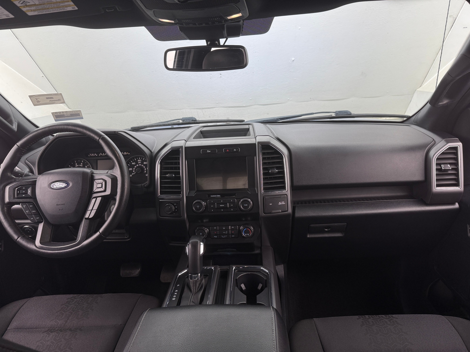 Thumbnail: 2019 Ford Econoline - 3