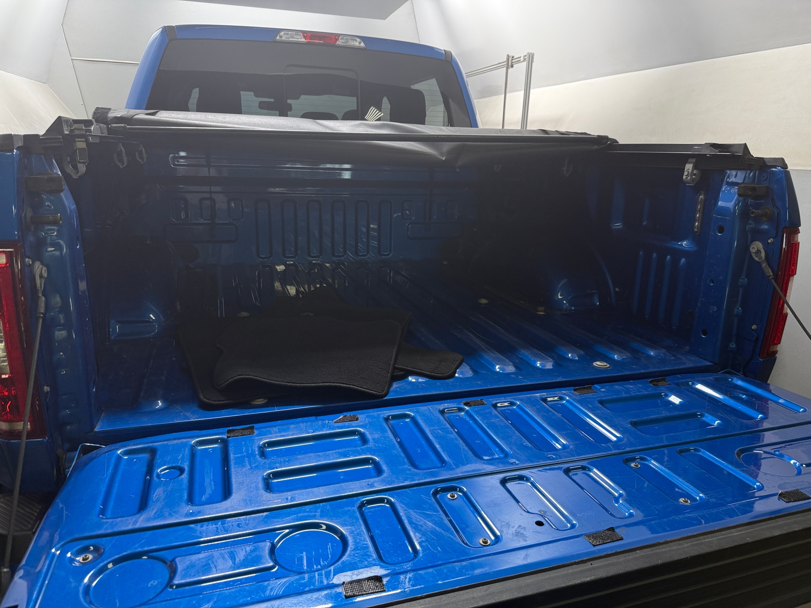 Thumbnail: 2019 Ford Econoline - 7