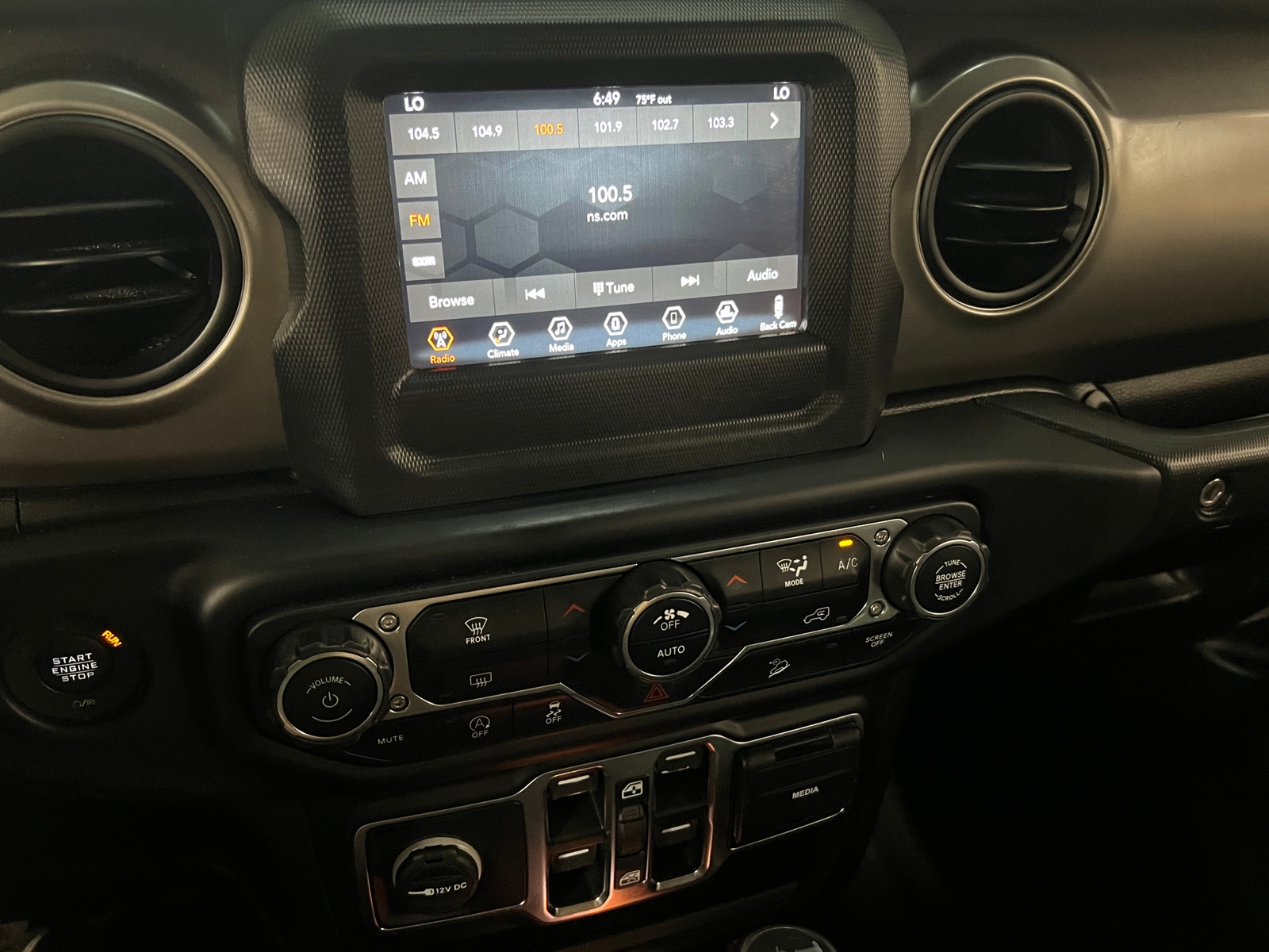 Thumbnail: 2019 Jeep Wrangler - 4