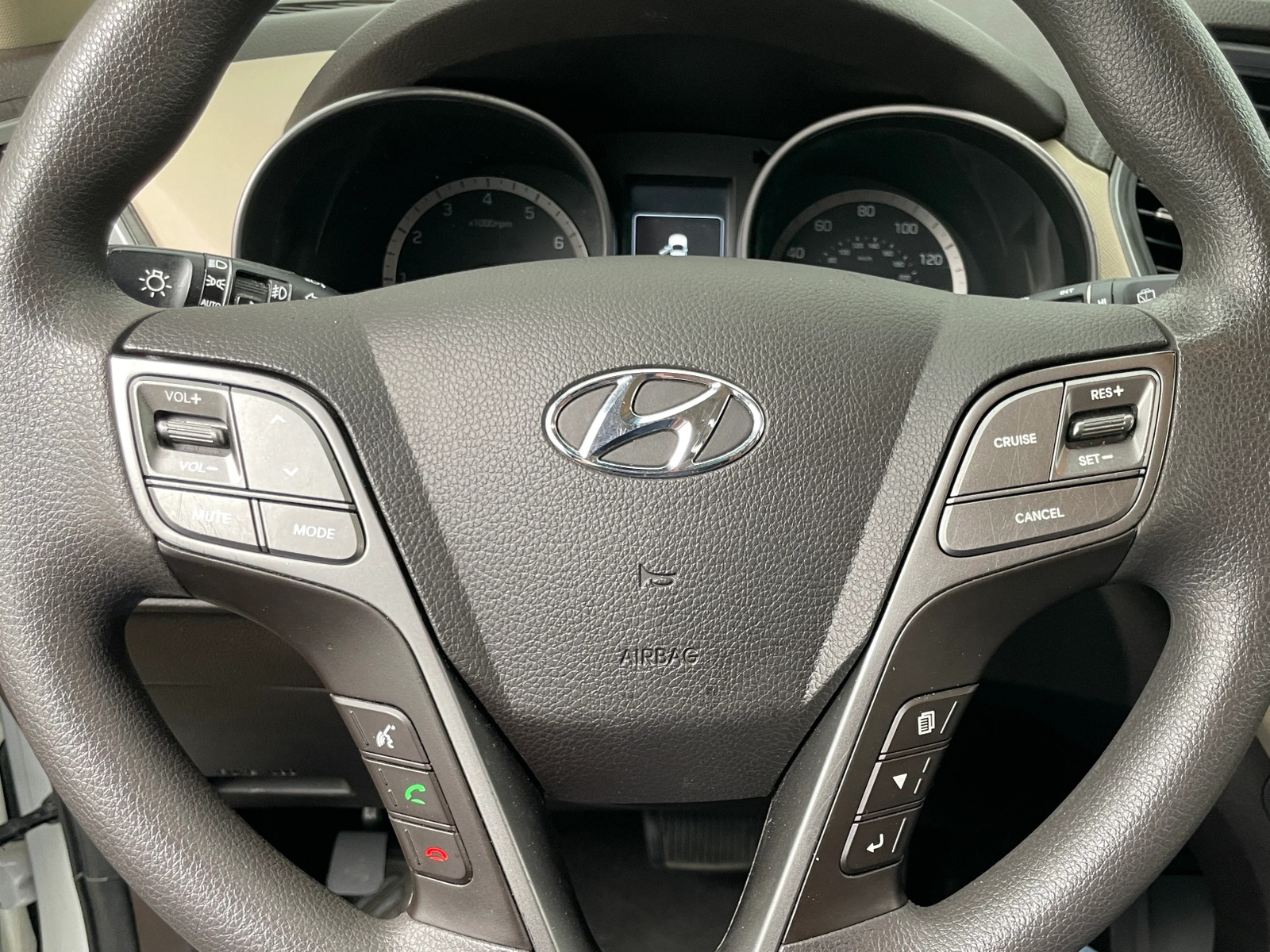 Thumbnail: 2017 Hyundai Santa Fe - 5
