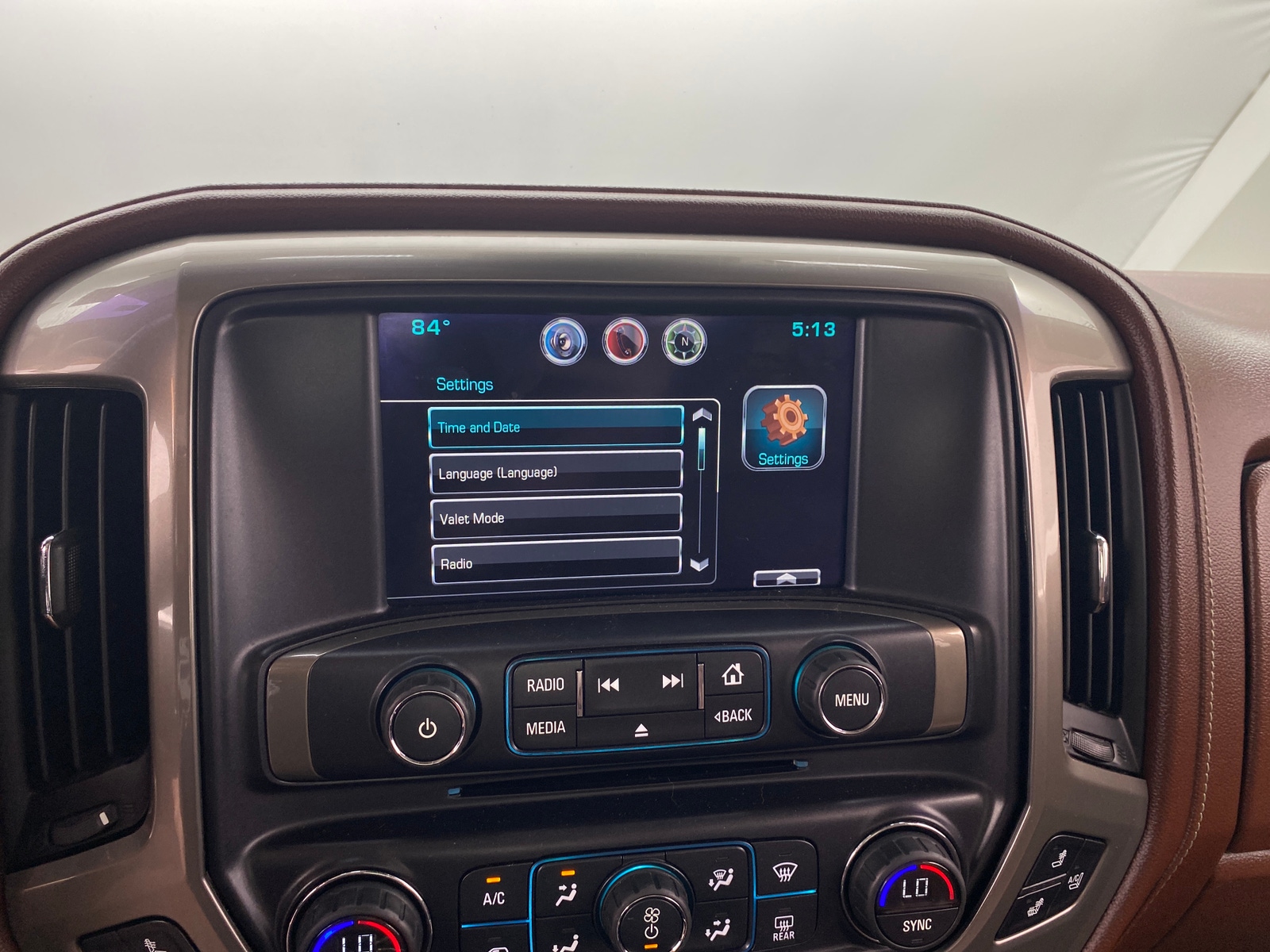 Thumbnail: 2015 Chevrolet Silverado 1500 - 3