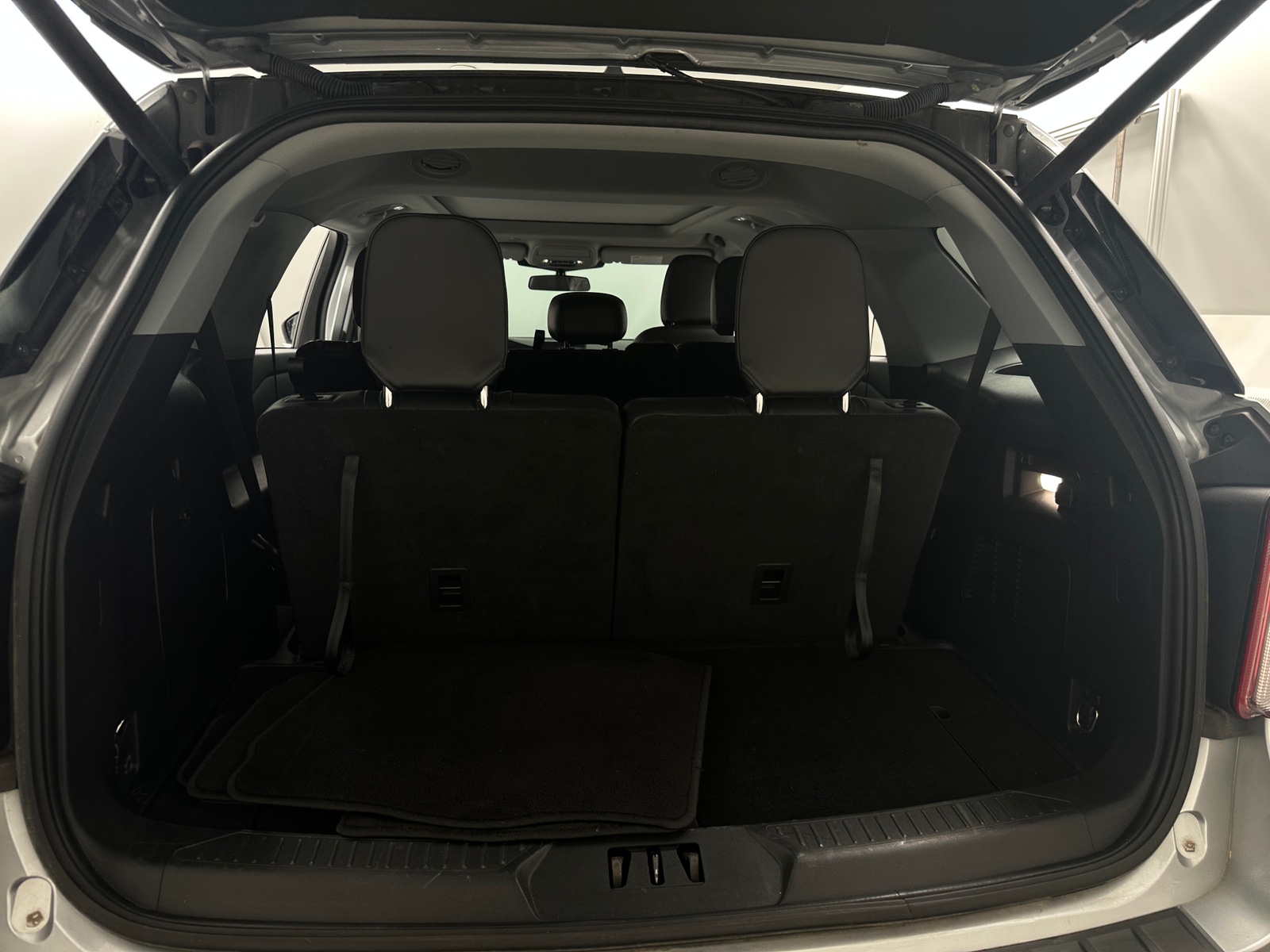 Thumbnail: 2022 Ford Explorer - 7