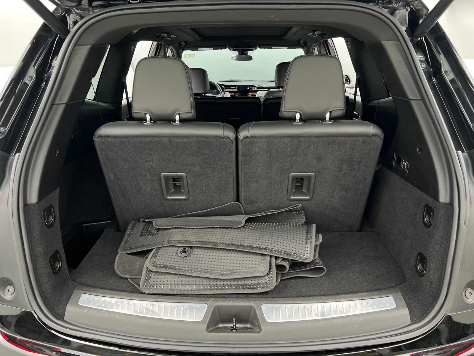 Thumbnail: 2024 Cadillac XT6 - 6