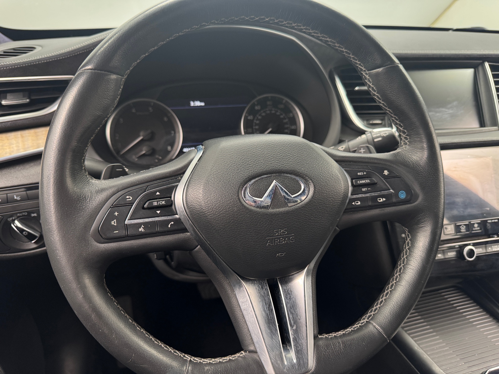 Thumbnail: 2019 INFINITI QX50 - 5