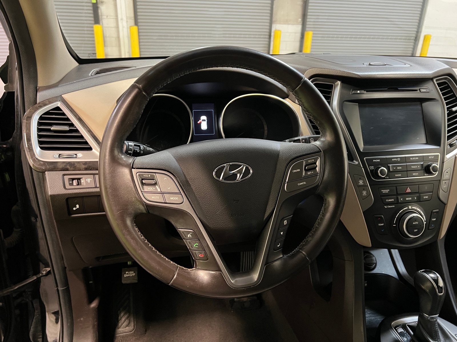 Thumbnail: 2017 Hyundai Santa Fe - 4