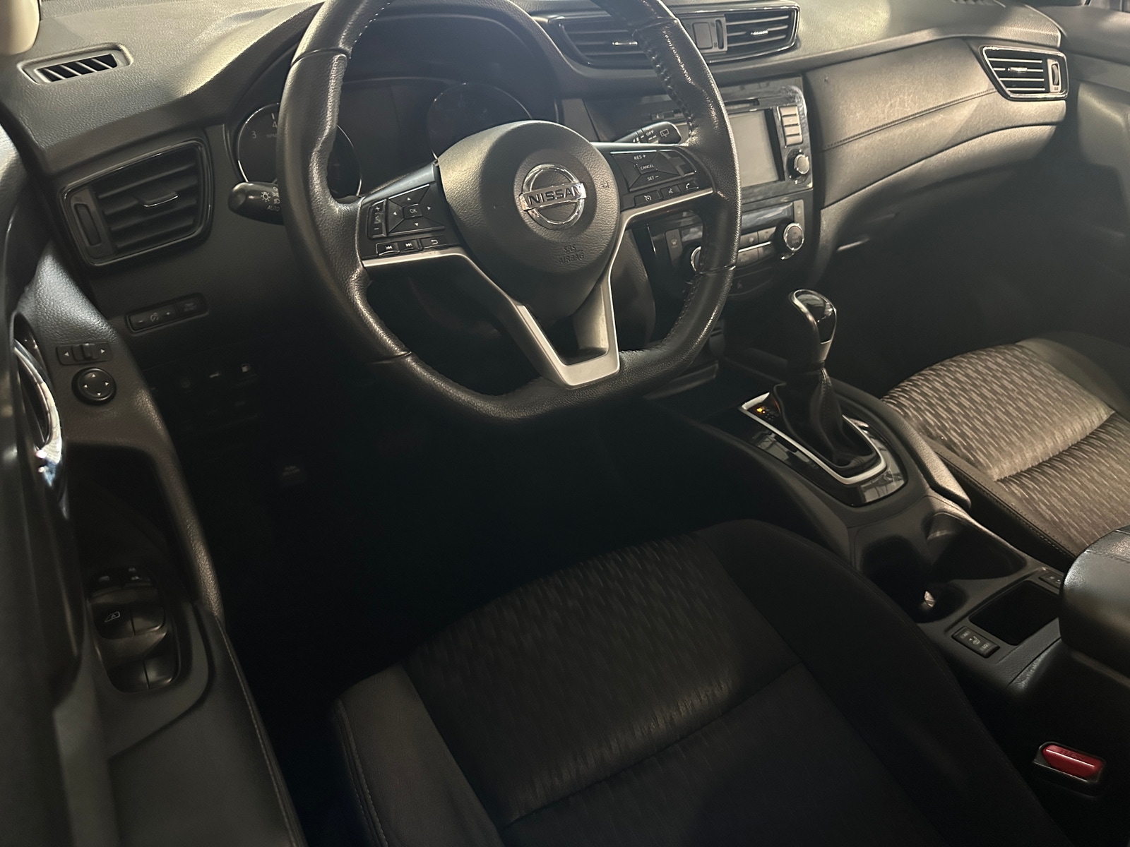 Thumbnail: 2019 Nissan Rogue - 3