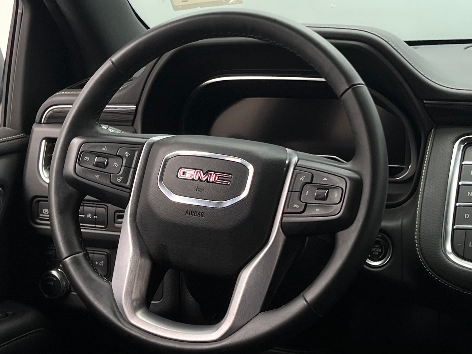 Thumbnail: 2023 GMC Yukon XL - 4