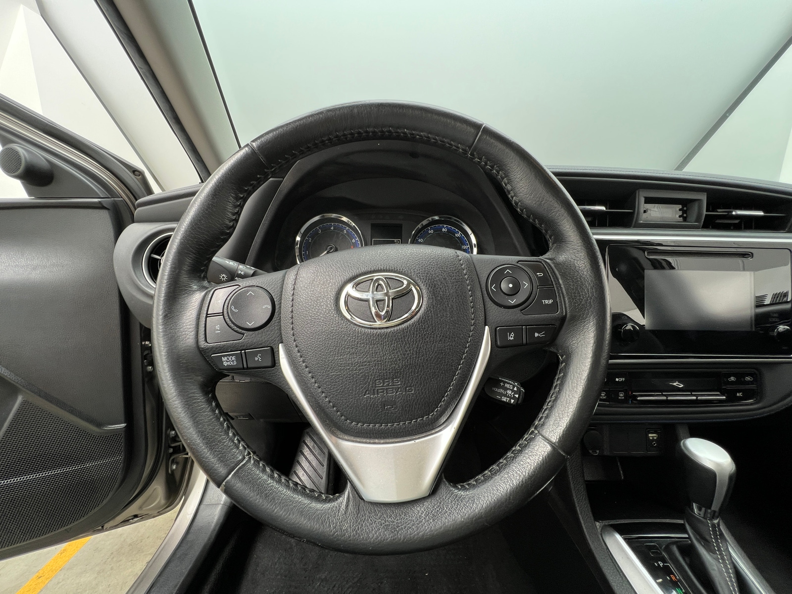 Thumbnail: 2017 Toyota Corolla - 4