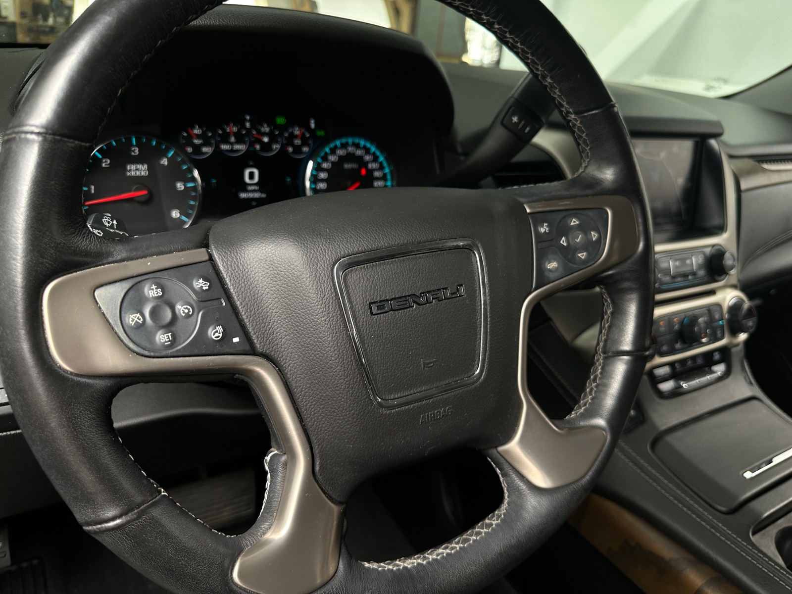 Thumbnail: 2019 GMC Yukon - 4