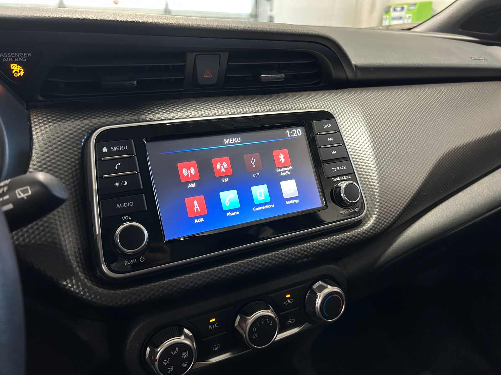 Thumbnail: 2020 Nissan Kicks - 4