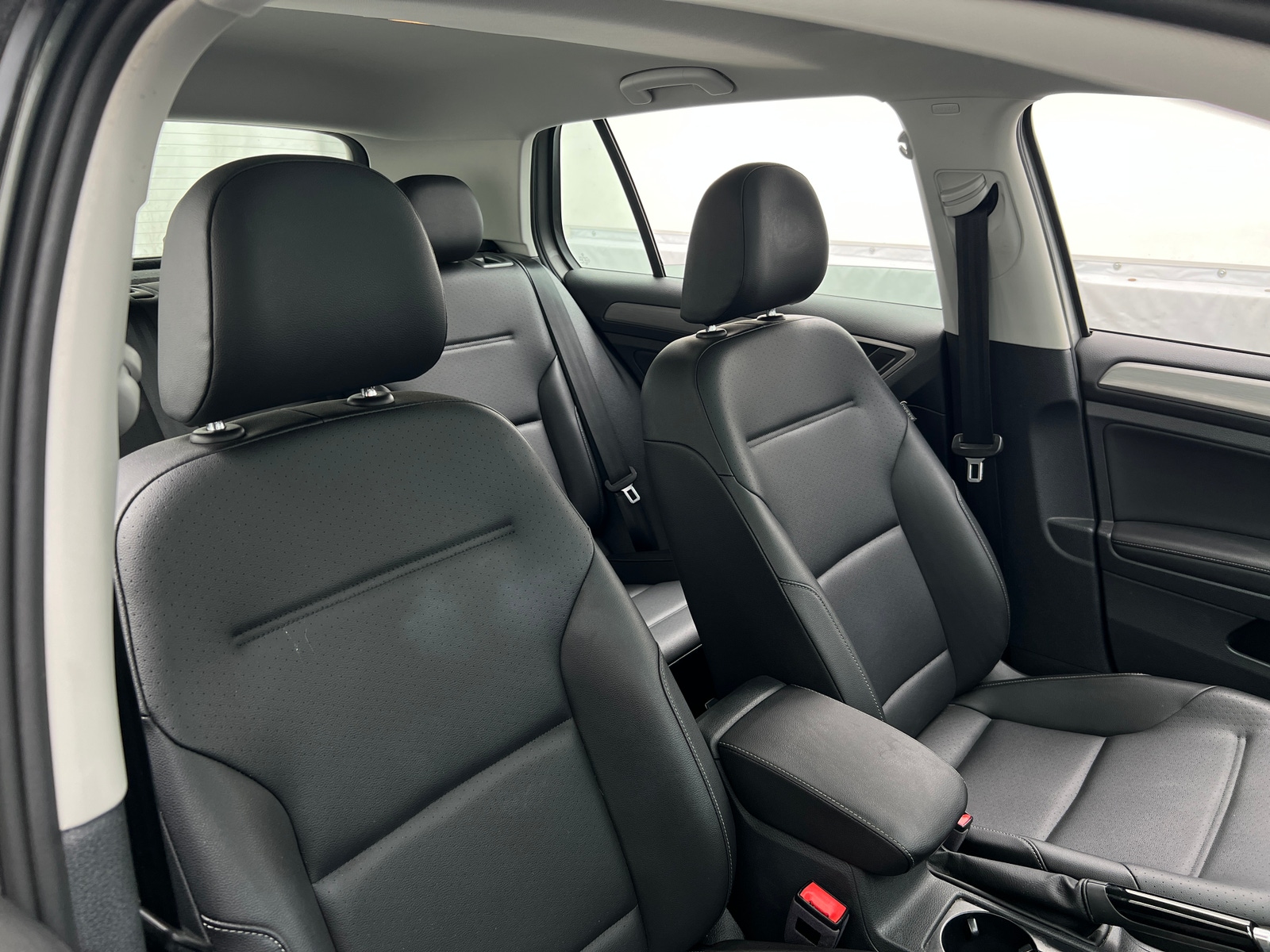 Thumbnail: 2017 Volkswagen Golf - 2