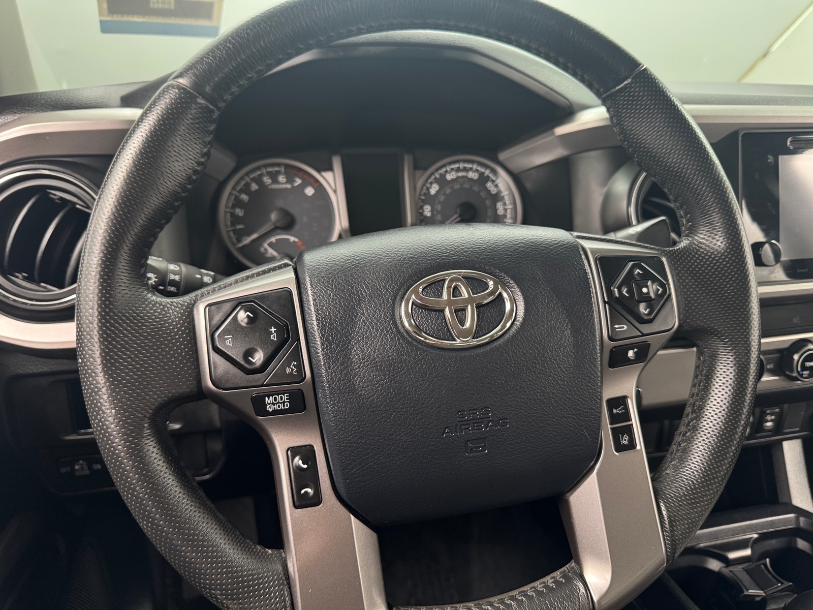 Thumbnail: 2018 Toyota Tacoma - 5