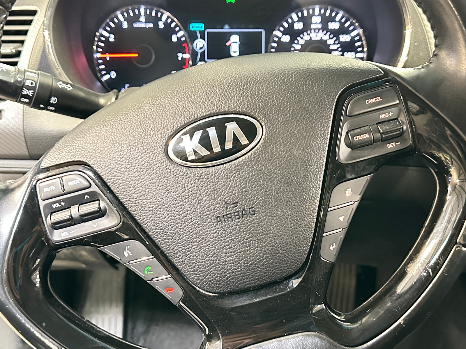 Thumbnail: 2017 Kia Forte - 5