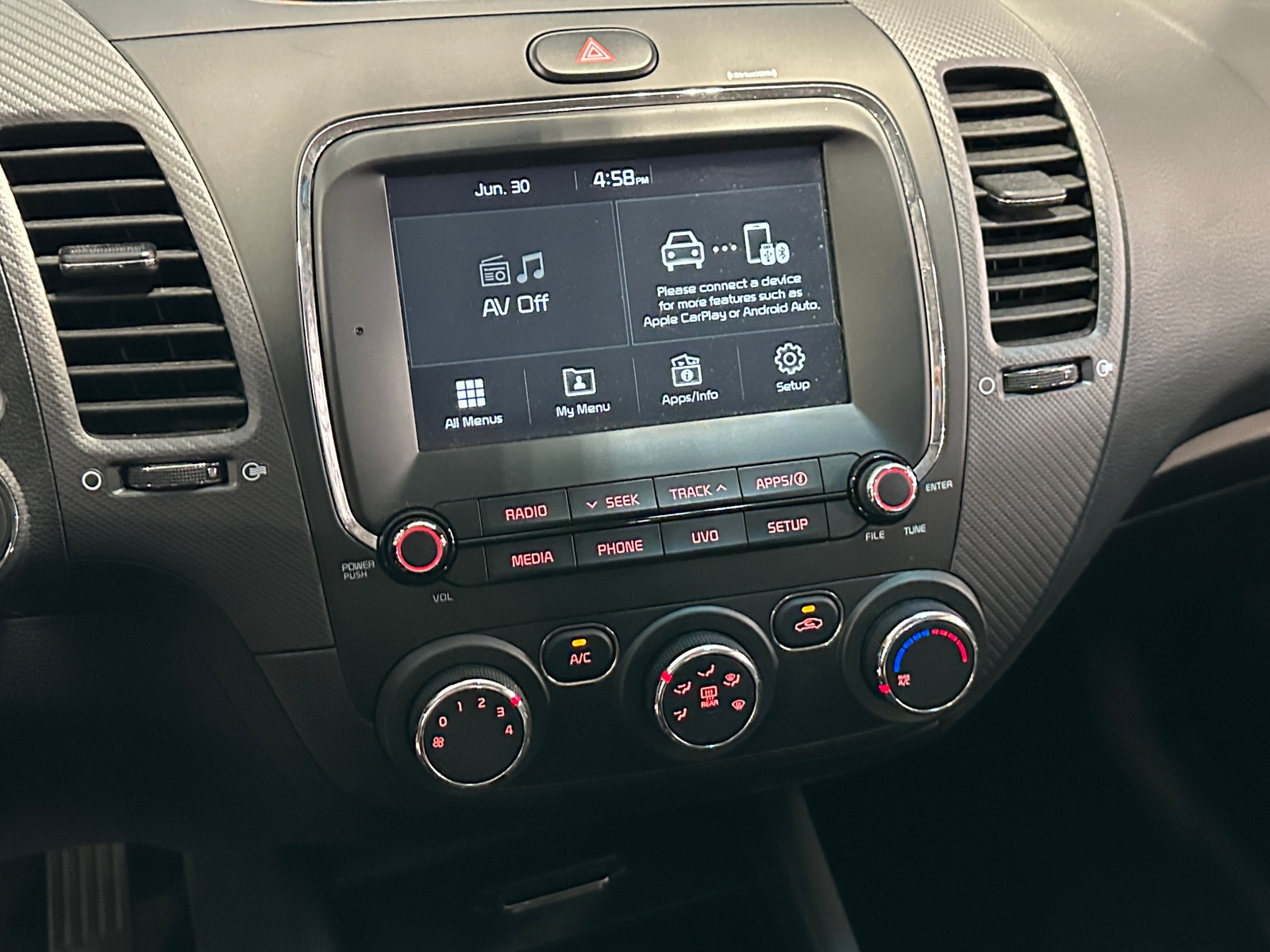 Thumbnail: 2017 Kia Forte - 4