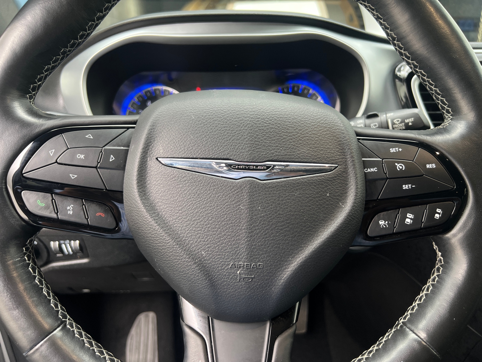 Thumbnail: 2020 Chrysler Pacifica - 4