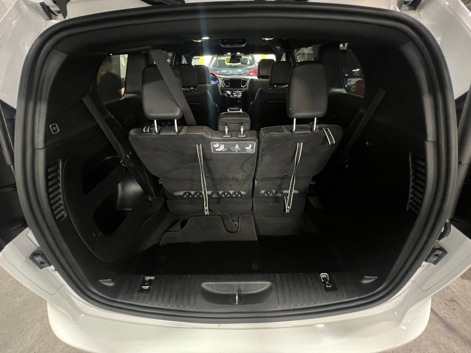 Thumbnail: 2020 Chrysler Pacifica - 6