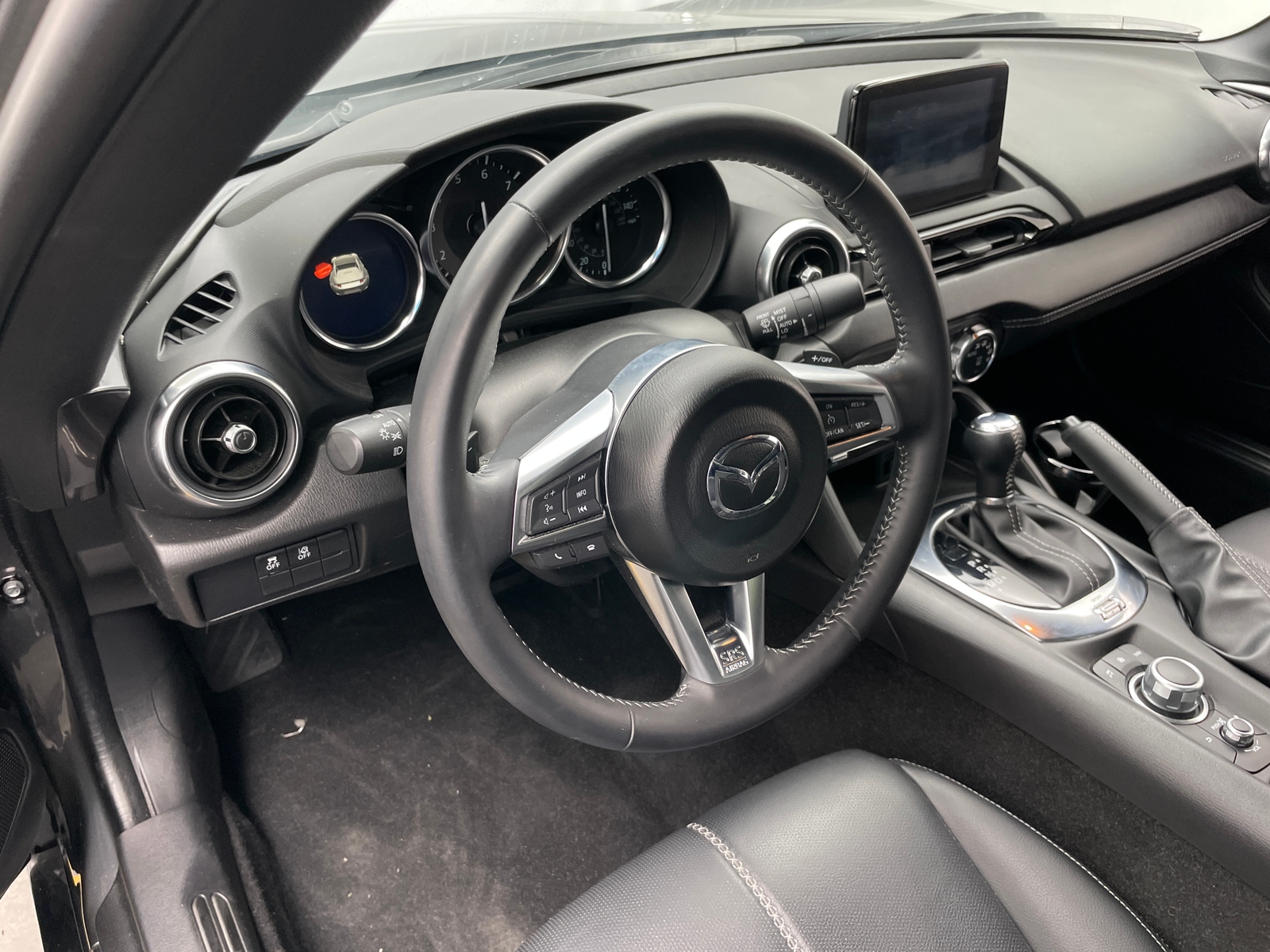 Thumbnail: 2021 Mazda MX-5 Miata - 4