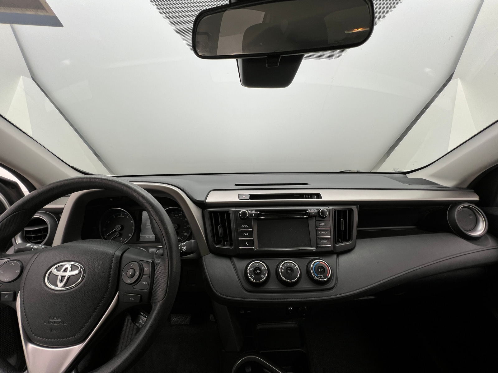 Thumbnail: 2017 Toyota RAV4 - 3