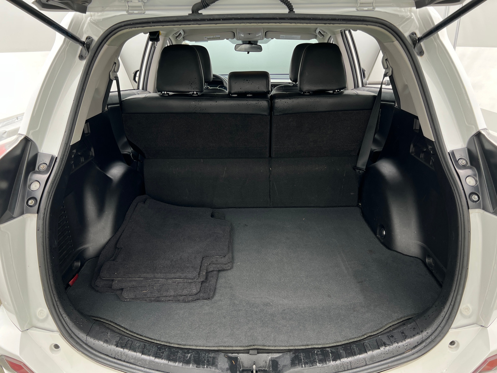 Thumbnail: 2017 Toyota RAV4 - 7