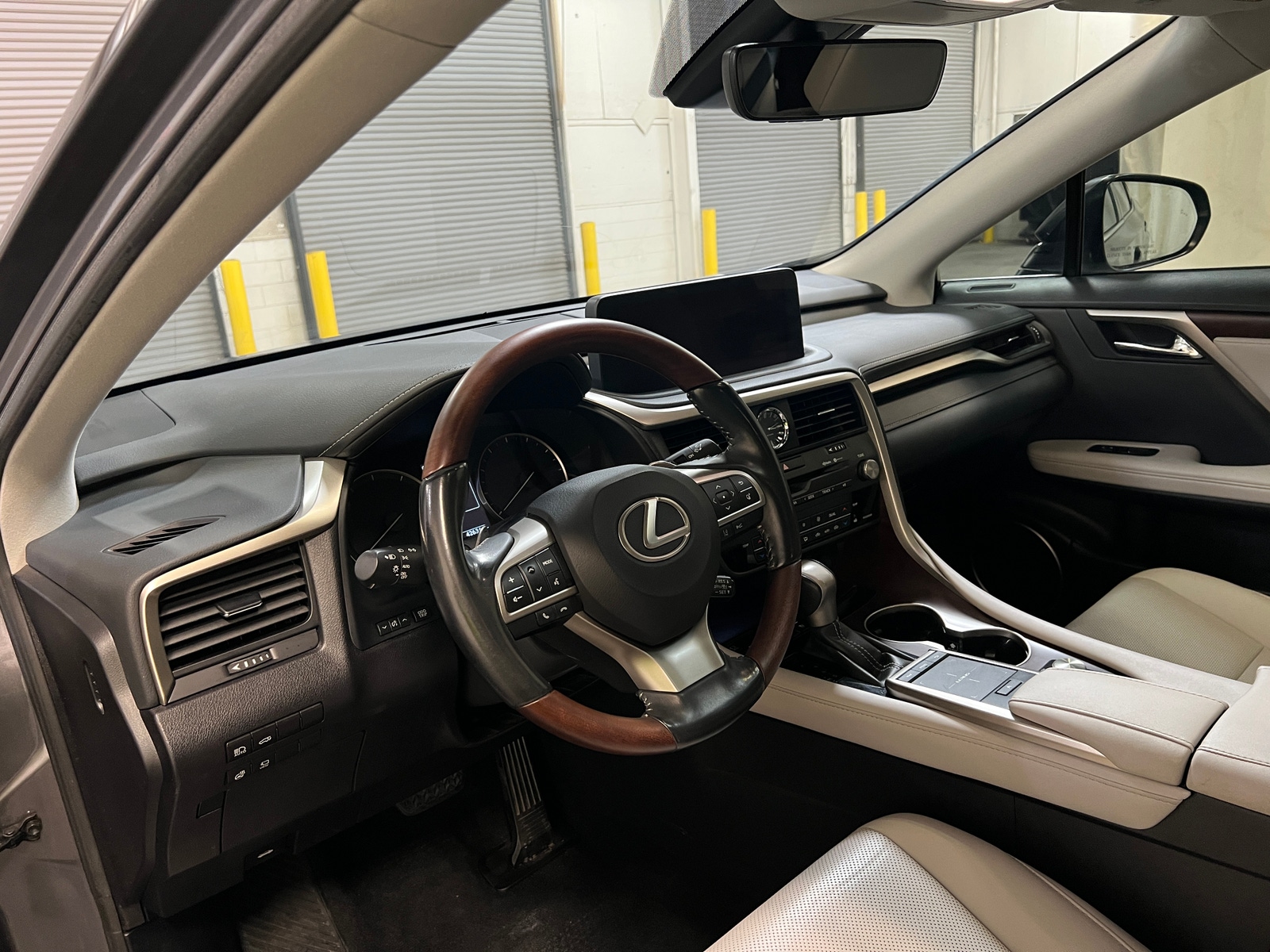 Thumbnail: 2020 Lexus RX - 3