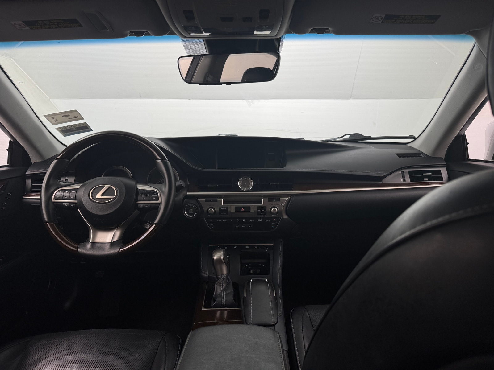 Thumbnail: 2018 Lexus ES - 2