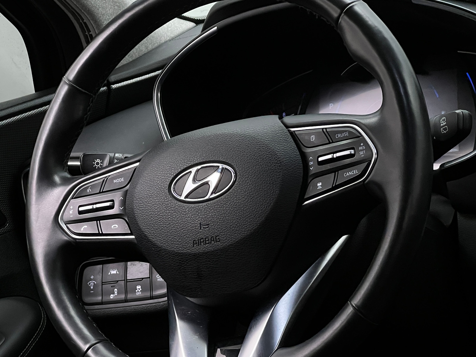 Thumbnail: 2019 Hyundai Santa Fe - 4
