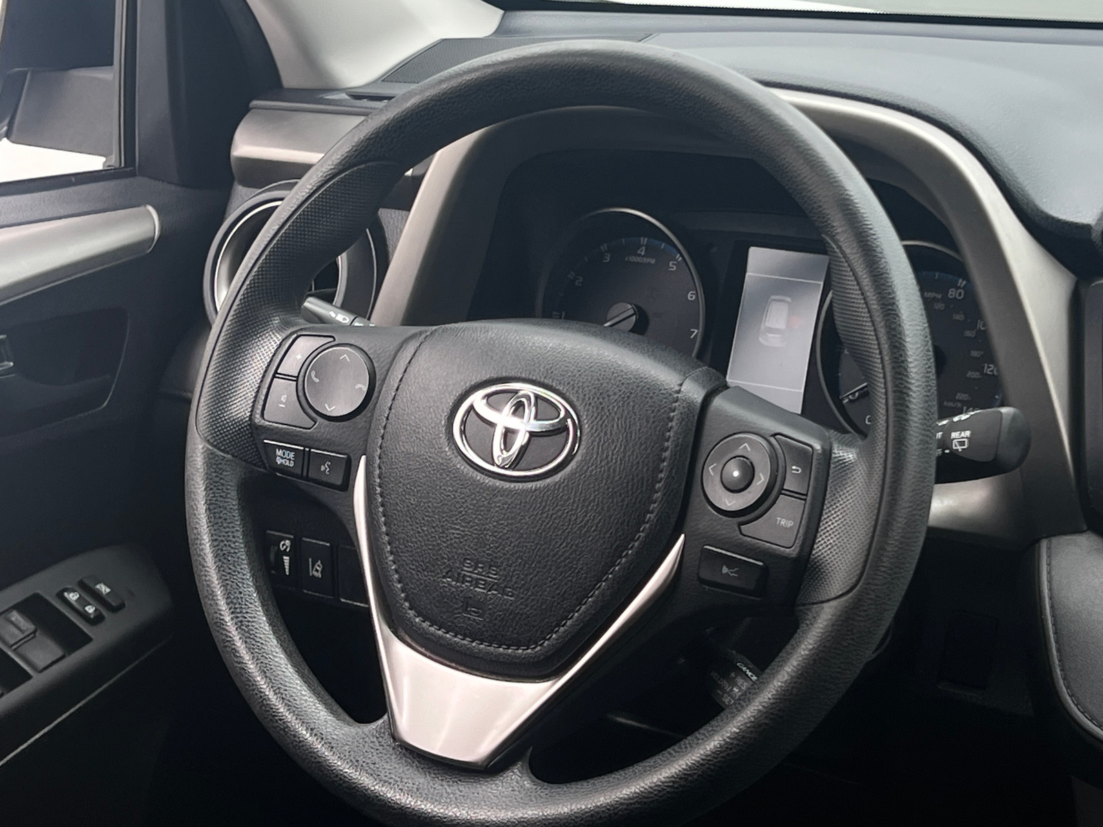 Thumbnail: 2017 Toyota RAV4 - 5