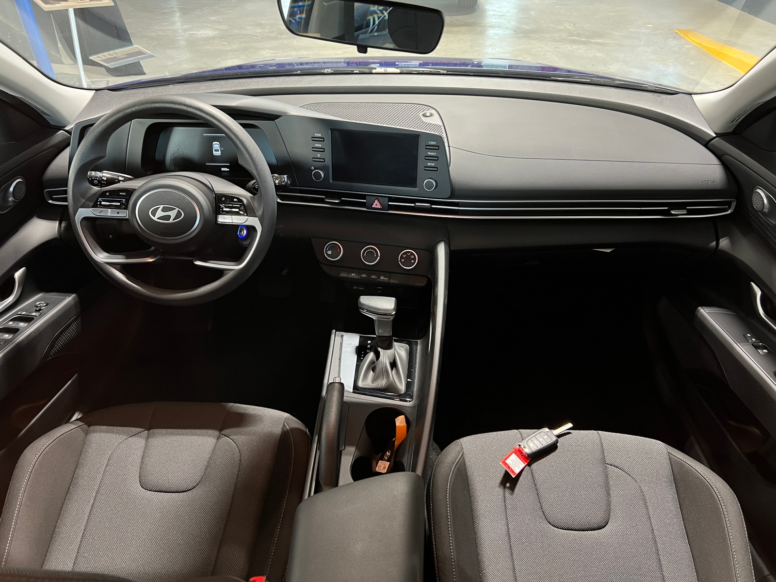 Thumbnail: 2024 Hyundai Elantra - 3