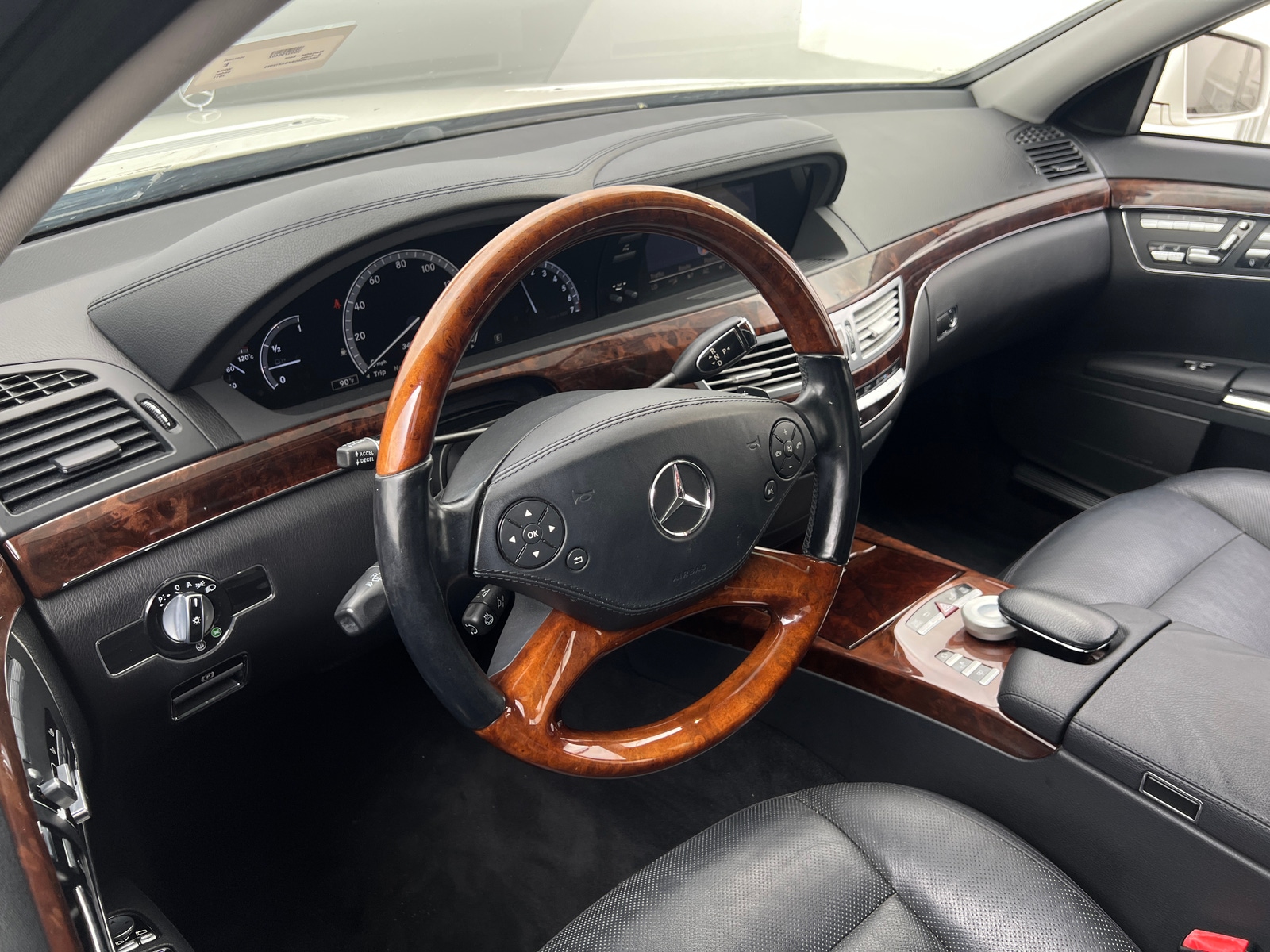 Thumbnail: 2011 Mercedes-Benz S-Class - 2