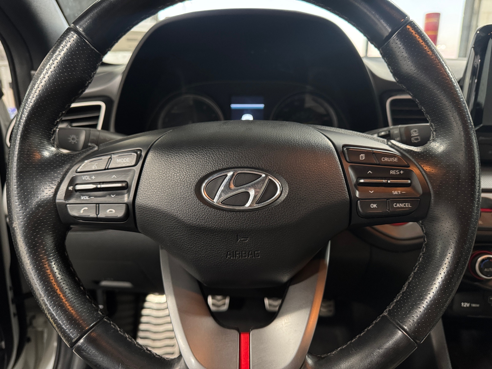 Thumbnail: 2019 Hyundai Veloster - 3