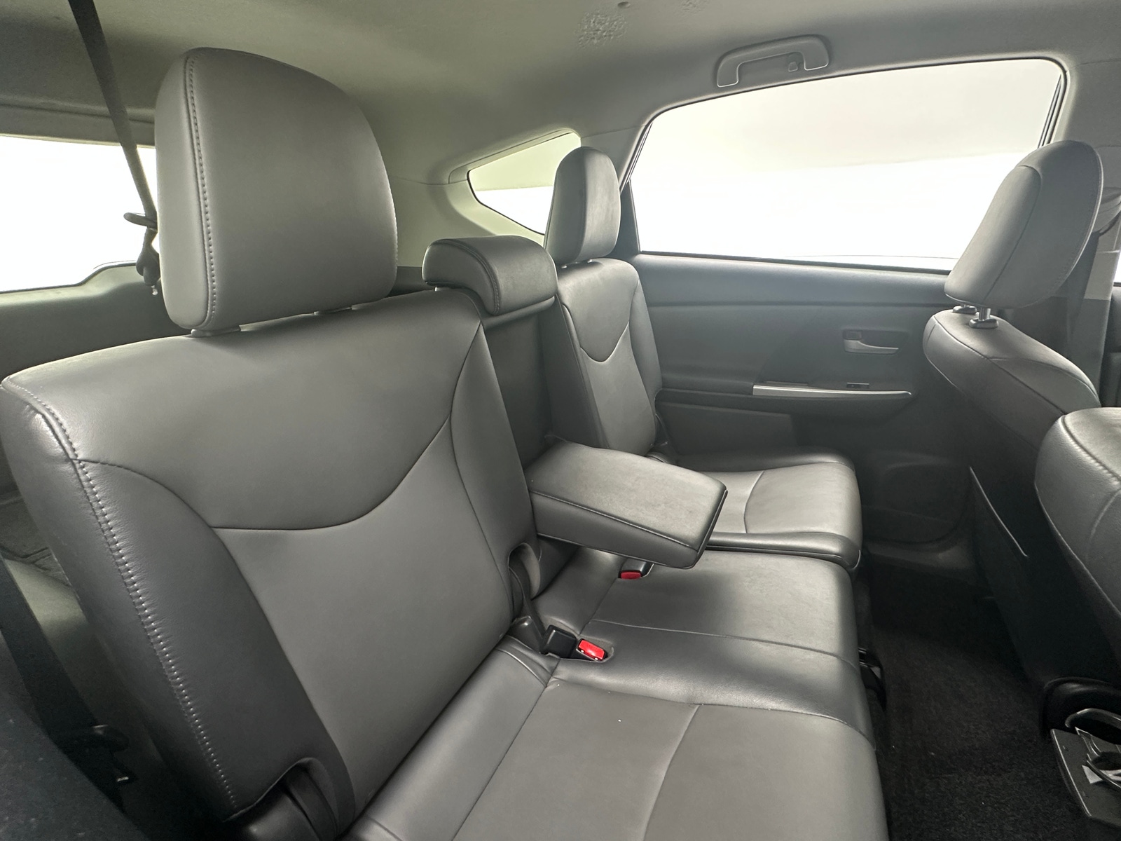 Thumbnail: 2014 Toyota Prius v - 5