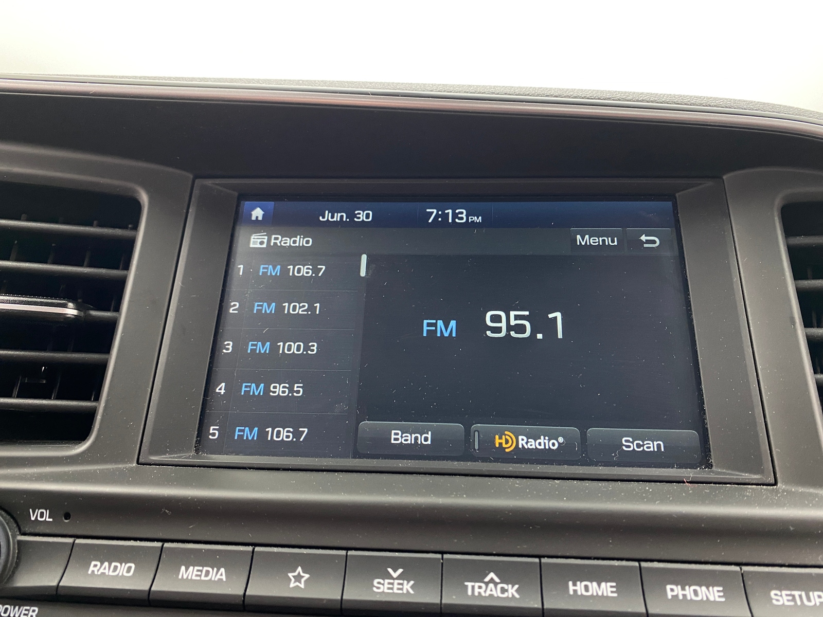 Thumbnail: 2020 Hyundai Elantra - 4