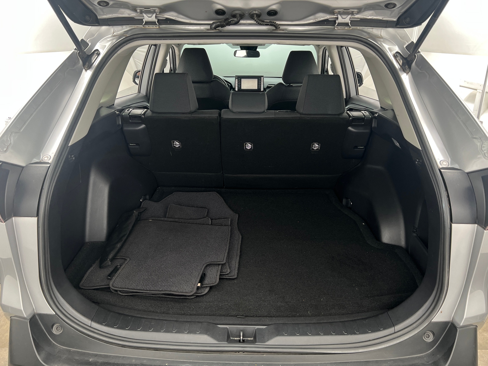Thumbnail: 2019 Toyota RAV4 - 7
