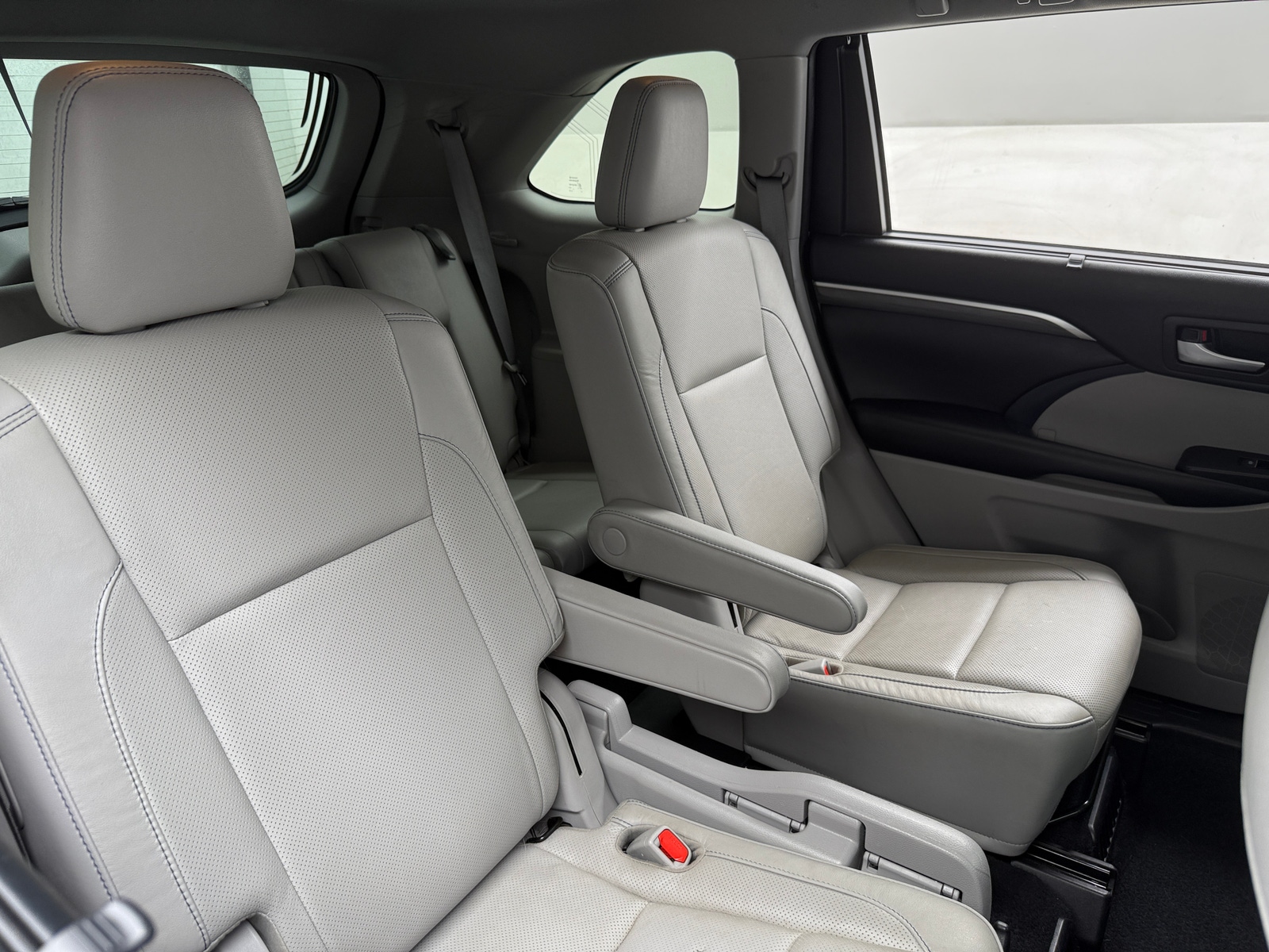 Thumbnail: 2019 Toyota Highlander - 5