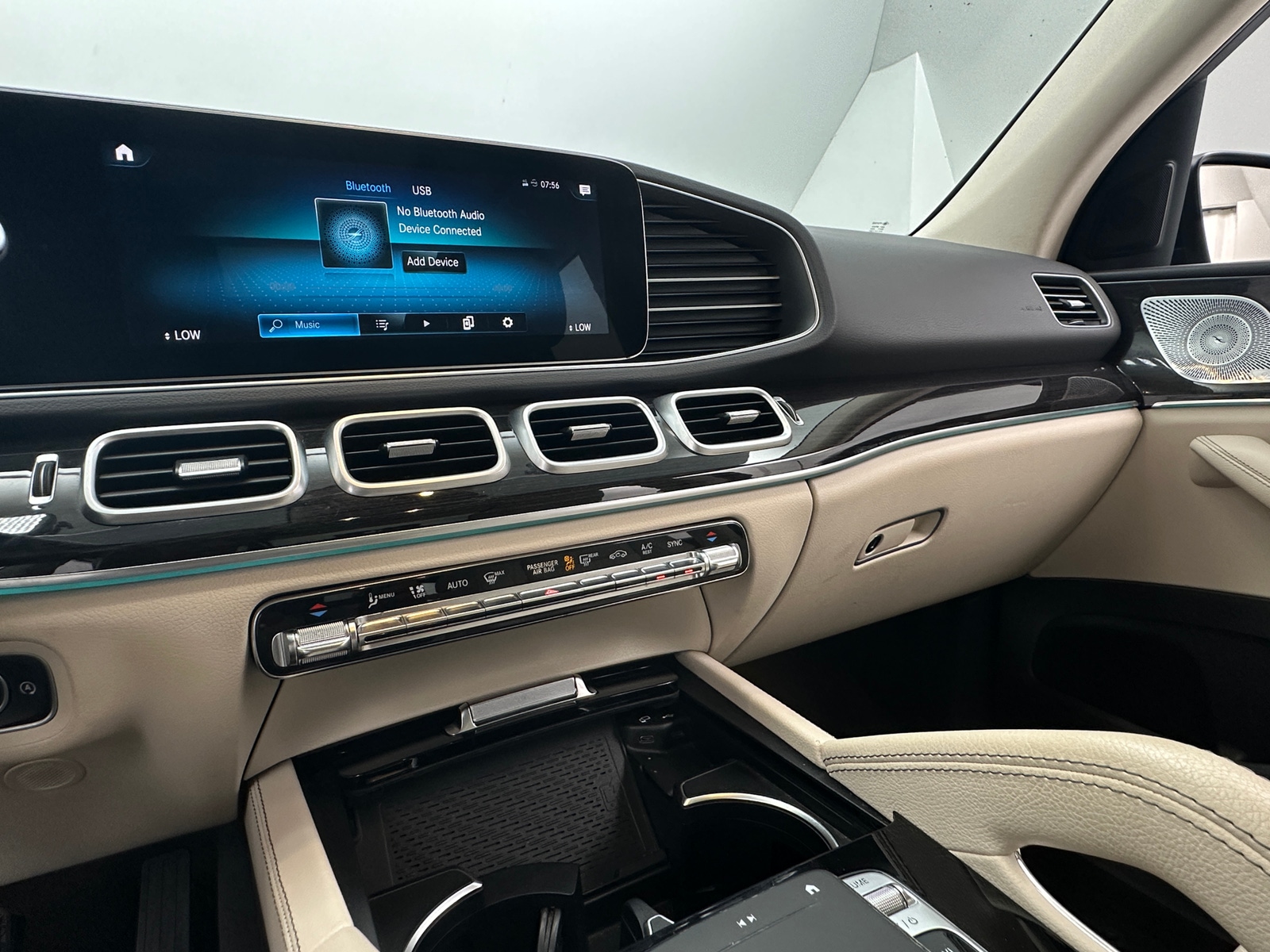 Thumbnail: 2020 Mercedes-Benz GLE - 3