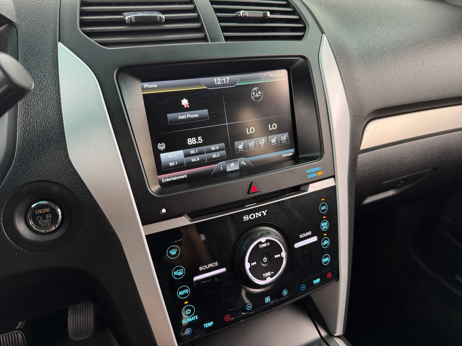 Thumbnail: 2015 Ford Explorer - 3