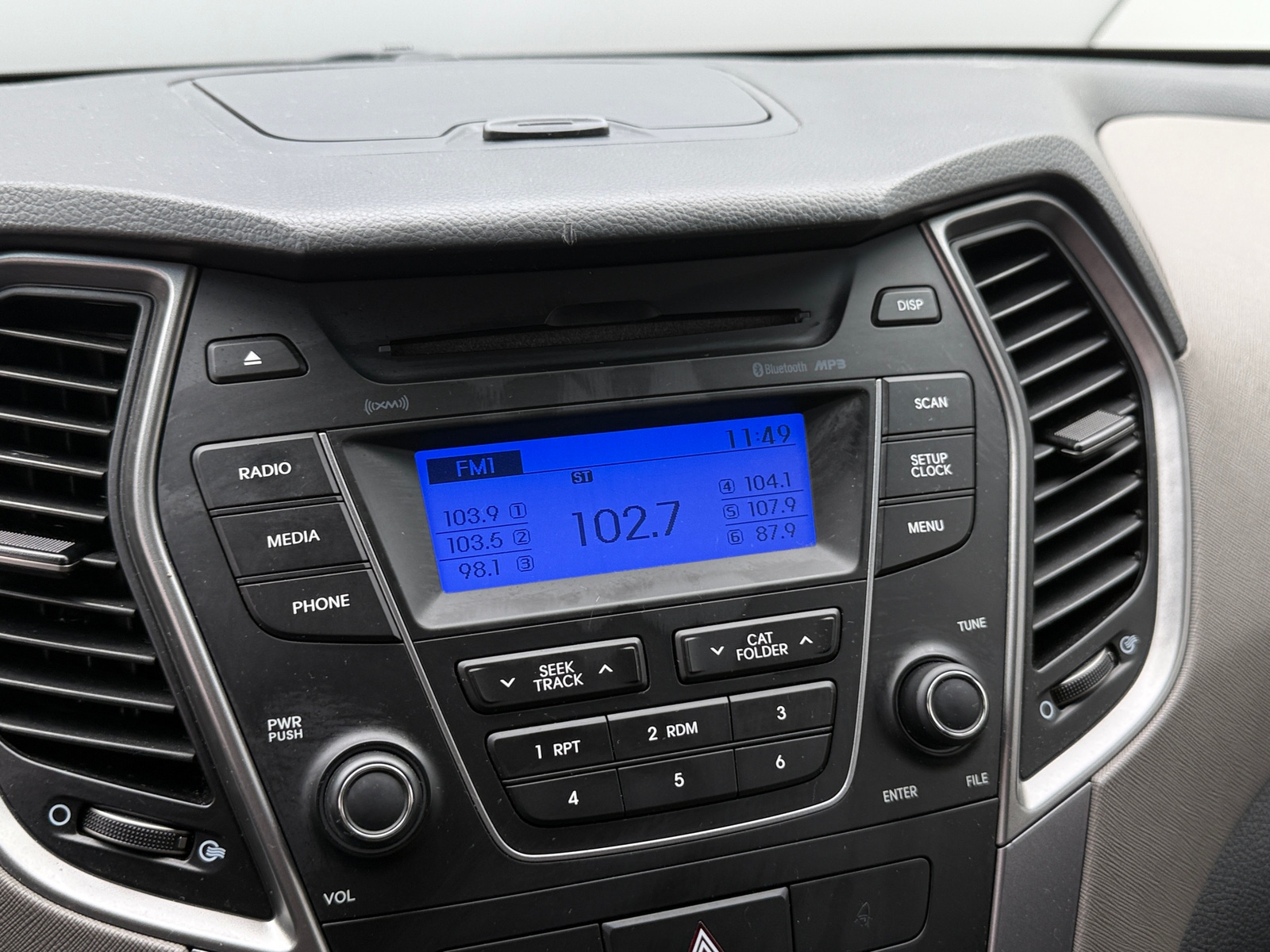 Thumbnail: 2016 Hyundai Santa Fe - 4