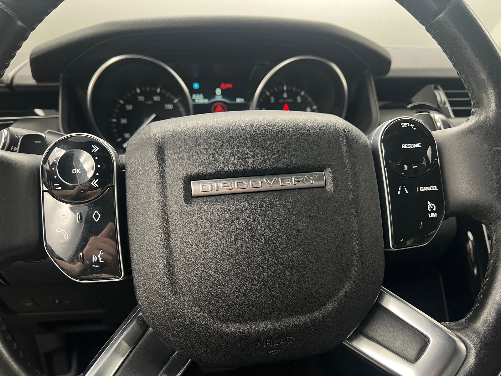 Thumbnail: 2019 Land Rover Discovery - 4